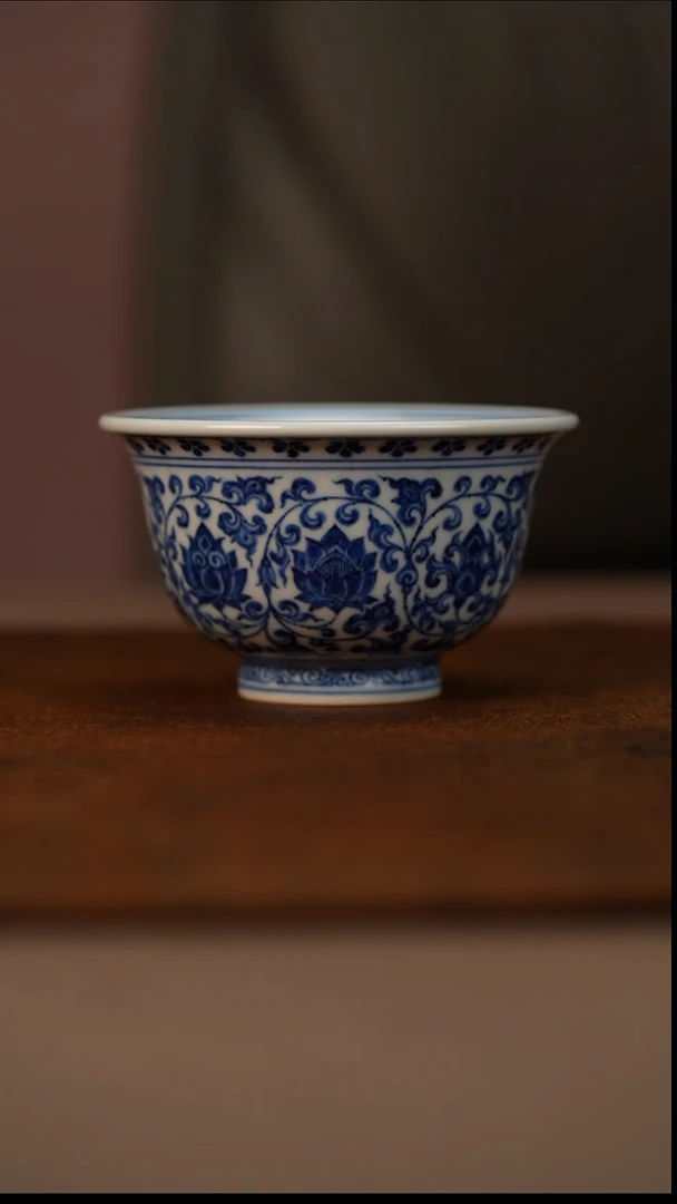 又见春风第七代双狮缠枝莲压手杯
