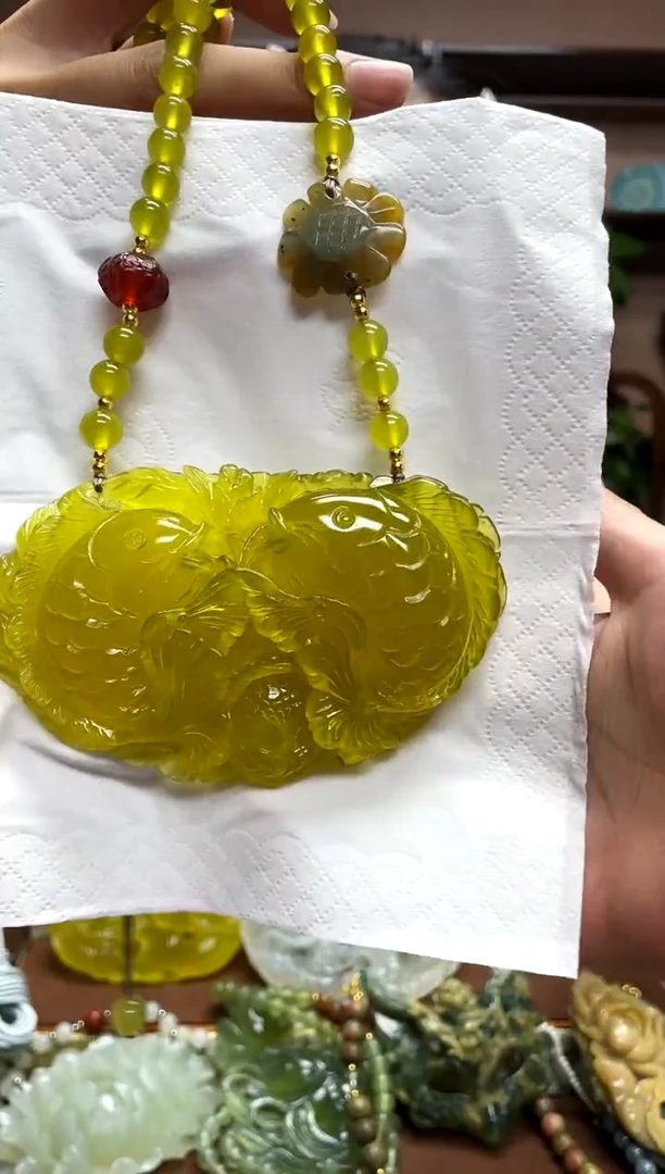 岫玉未镶嵌吊坠·