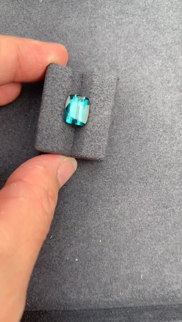 【闪购商品】碧玺裸石未镶嵌3.2ct拉贡