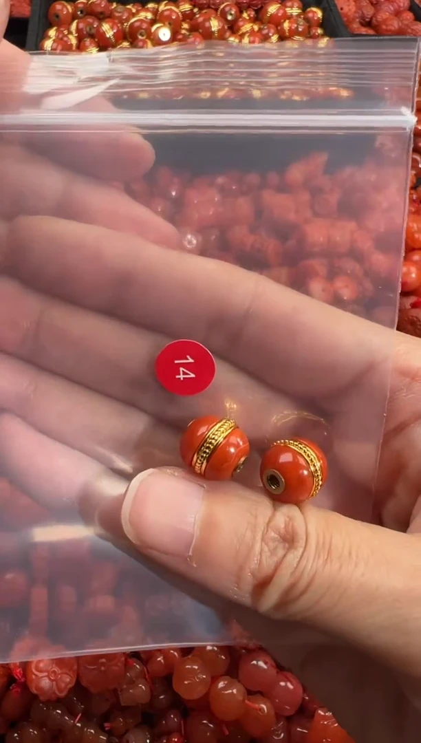 南红玛瑙未镶嵌颈饰1