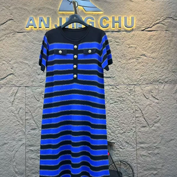 921 春季蓝色显瘦休闲简约针织宽松连衣裙