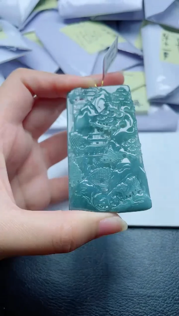翡翠未镶嵌颈饰