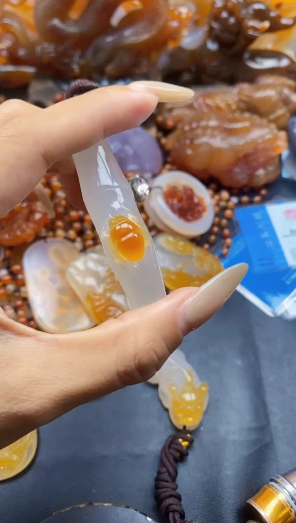 玛瑙/玉髓挂件未镶嵌?***?ll