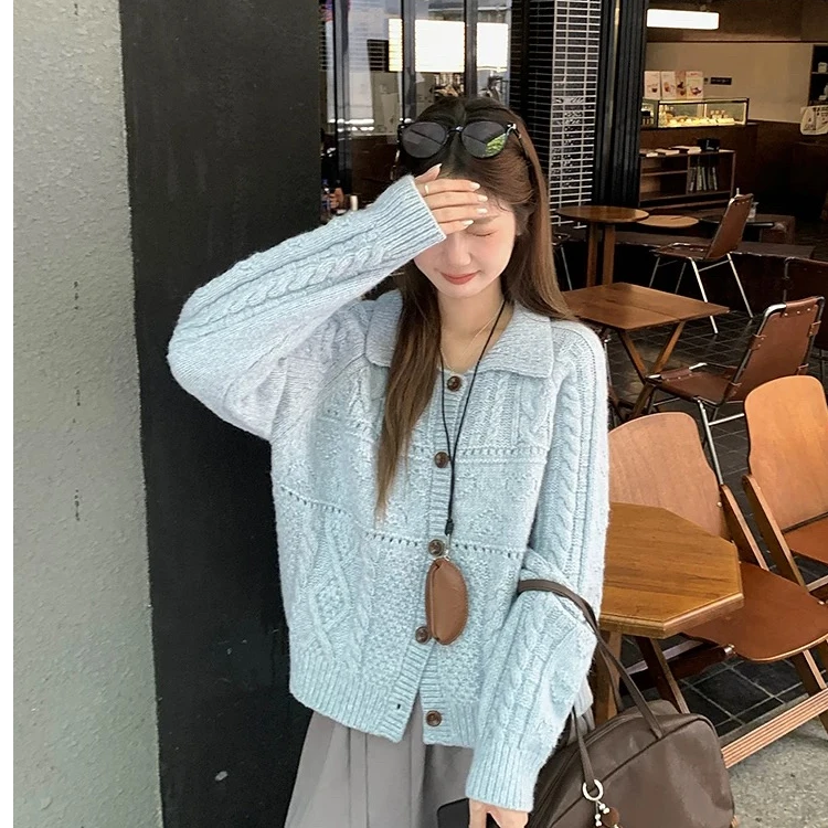 2025女装秋季新款复古宽松显瘦麻花翻领单针织开衫长袖毛衣外套