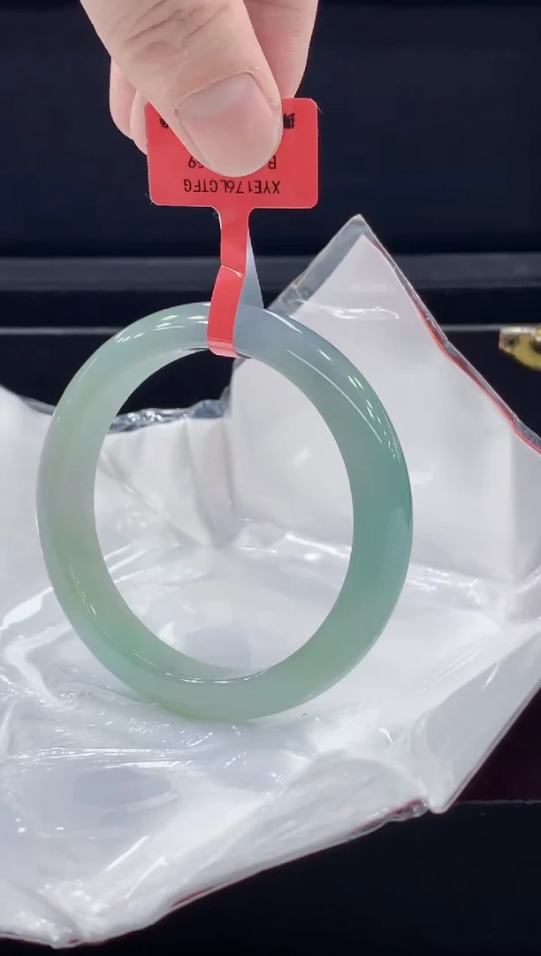 未镶嵌手镯翡翠翡翠手镯