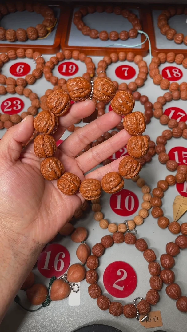 文玩核桃手串霸王筋京八棱核桃串21mm