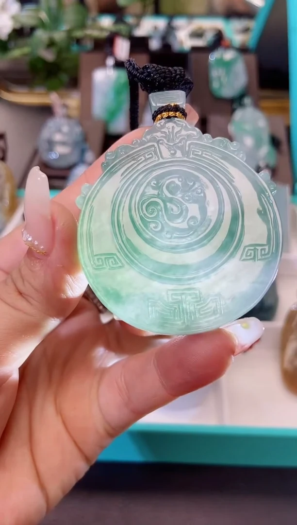 颈饰未镶嵌翡翠缅甸天然翡翠多样性发货一件