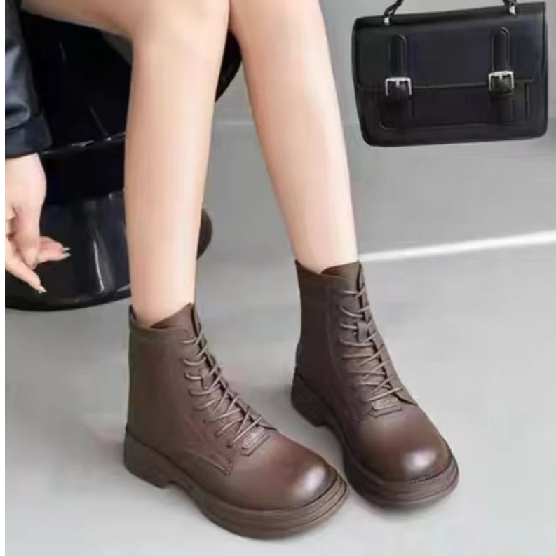 9909D   秋冬新款时尚百搭圆头马丁靴加绒