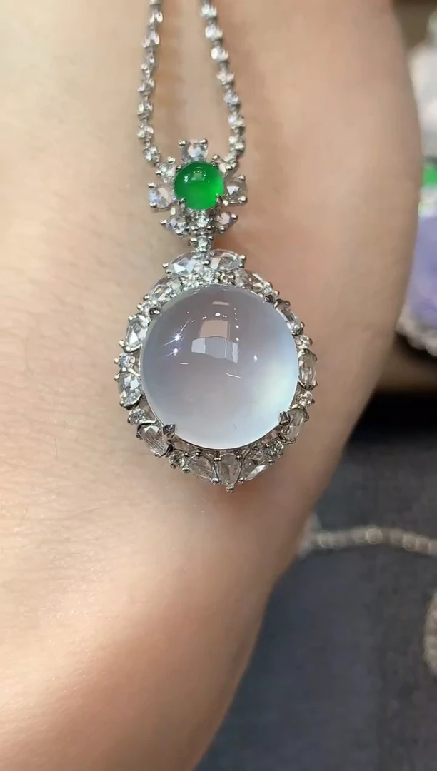 吊坠(不含链)18K金镶嵌翡翠C10