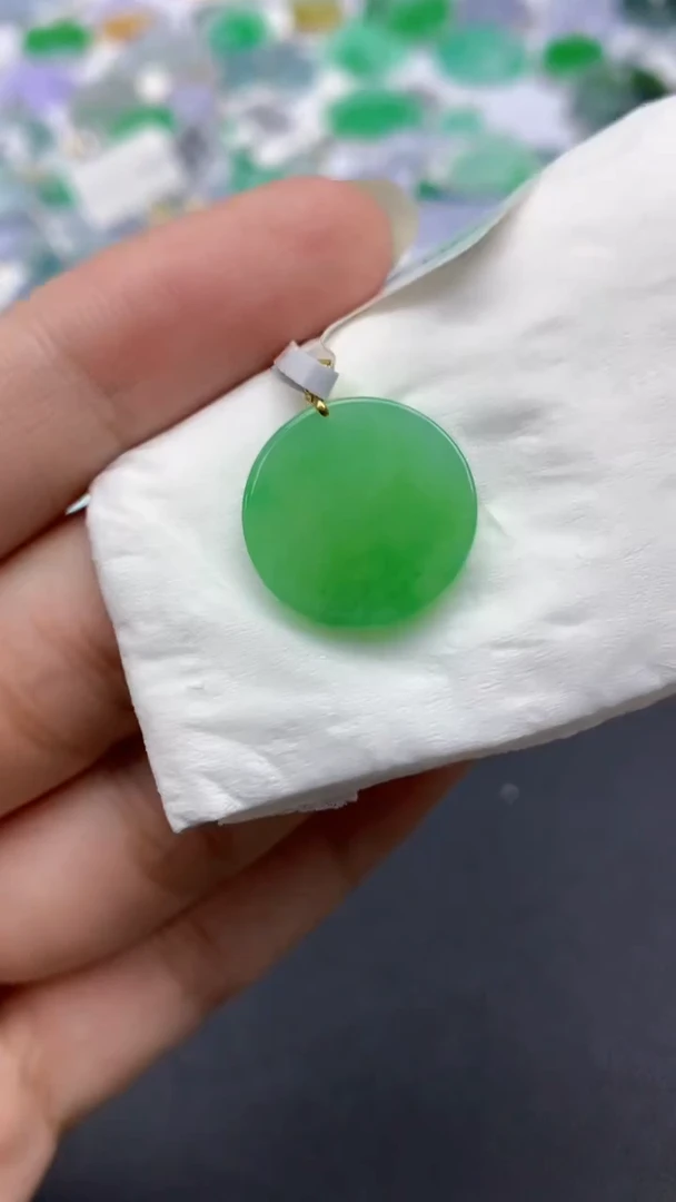 翡翠18K金镶嵌颈饰天然缅甸a货翡翠百元以上9元证书费自理