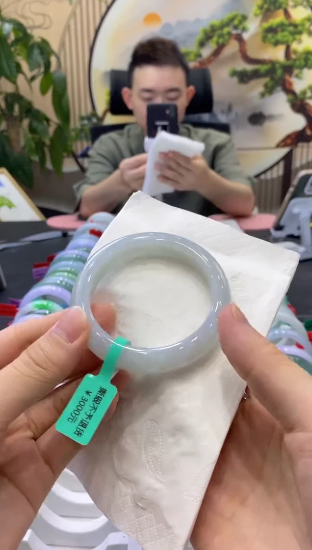 翡翠手镯未镶嵌4908