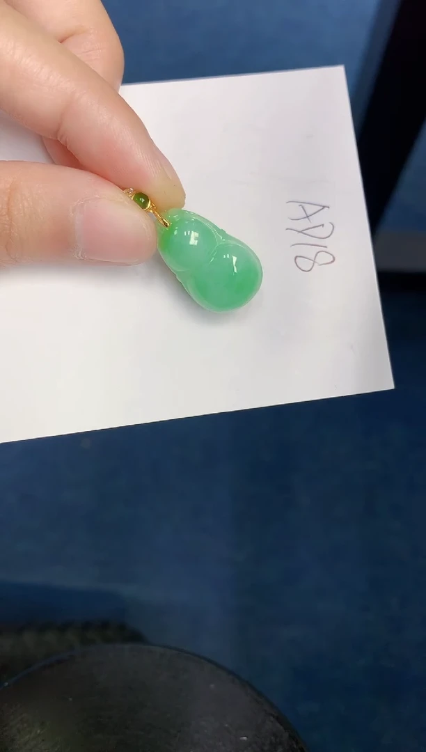 翡翠未镶嵌颈饰000000000