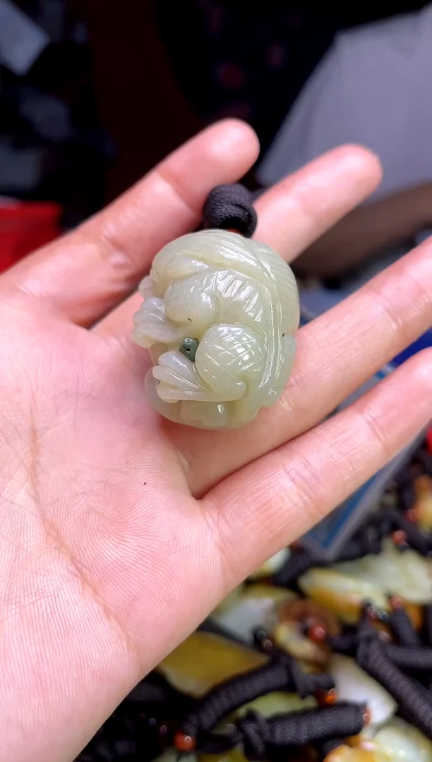 和田玉未镶嵌颈饰1