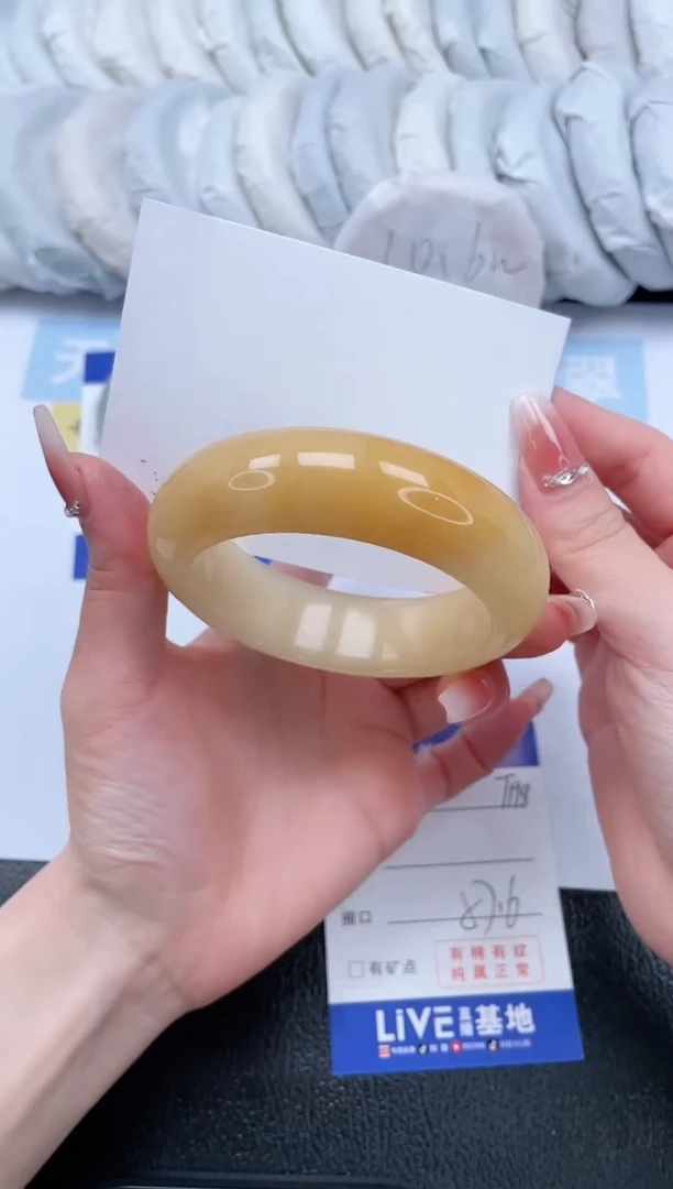 【闪购商品】石英质玉手镯未镶嵌T198-57.6