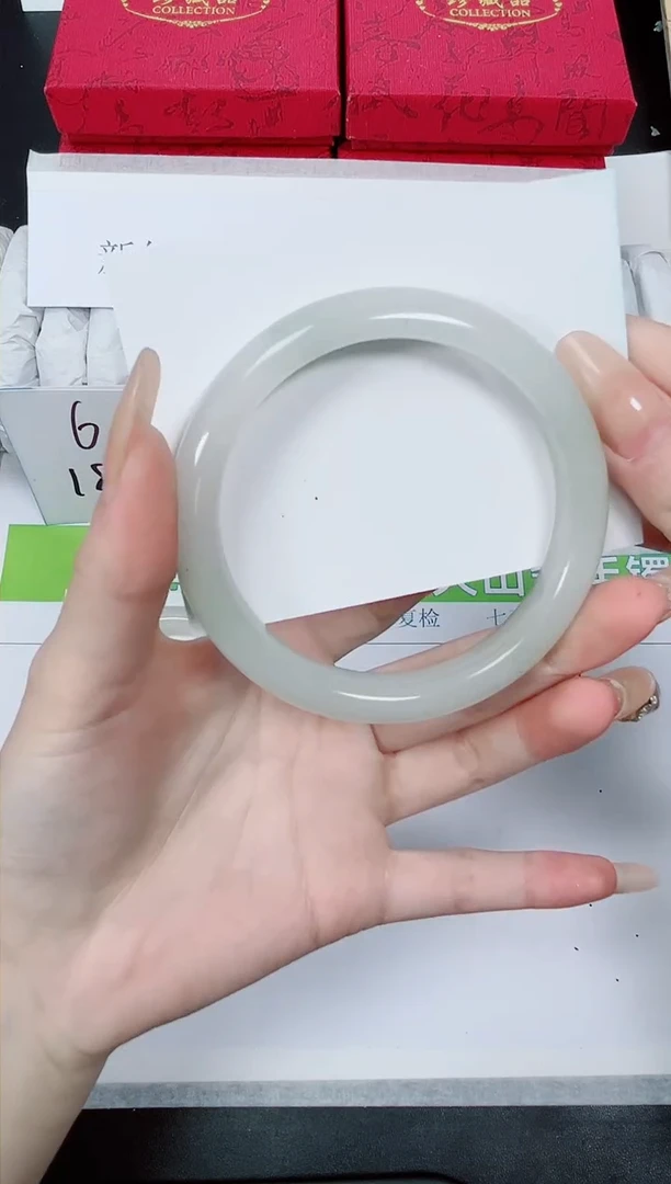 【闪购商品】石英质玉手镯未镶嵌K179-62