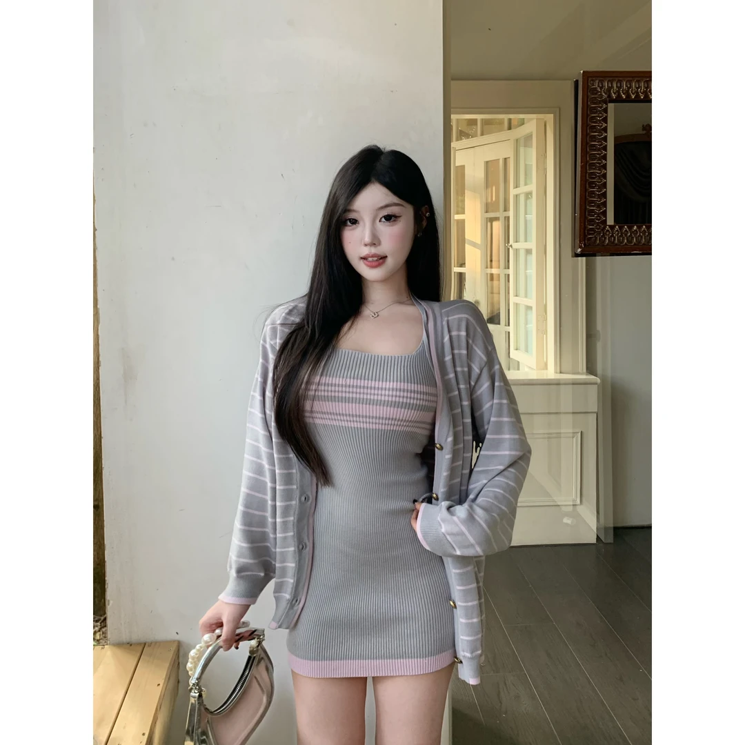 萌面侠辣姣【软萌灰兔】设计感羊毛混纺连衣裙开衫套装5973M5974M