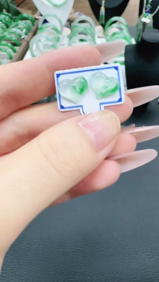 未镶嵌1石英质玉（非洲翠）/2996