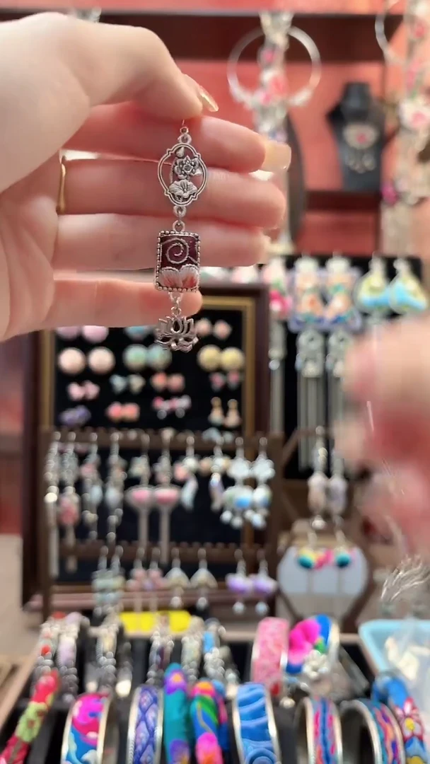 织绣 云织谣民族风精美饰品   2