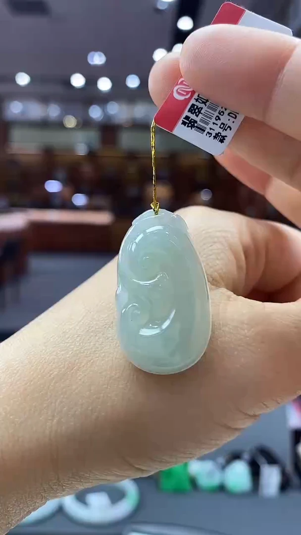 颈饰未镶嵌翡翠如意