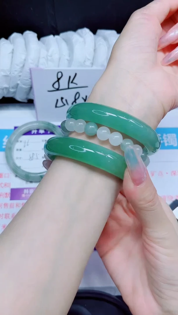 石英质玉手镯未镶嵌67.