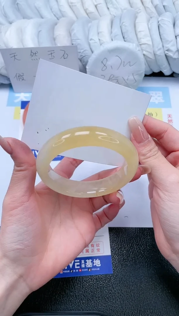 【闪购商品】石英质玉手镯未镶嵌T164-60