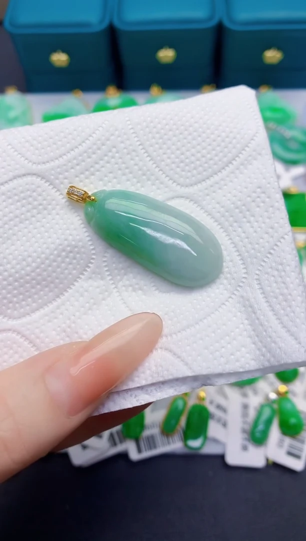 颈饰未镶嵌翡翠缅甸天然翡翠A货