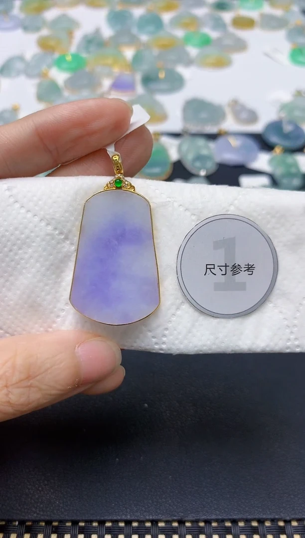 翡翠18K金镶嵌颈饰天然缅甸A货翡翠