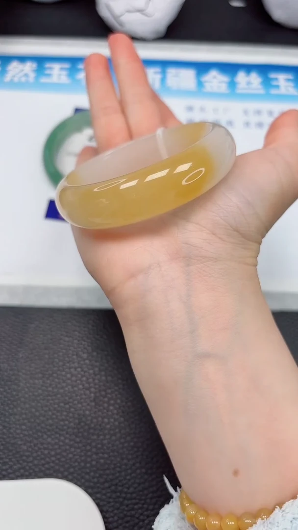 【闪购商品】石英质玉未镶嵌手镯277