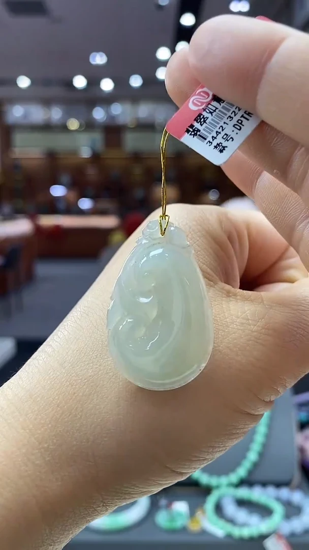 颈饰未镶嵌翡翠如意 2号