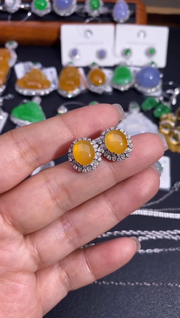 【闪购商品】翡翠耳饰18K金镶嵌耳饰