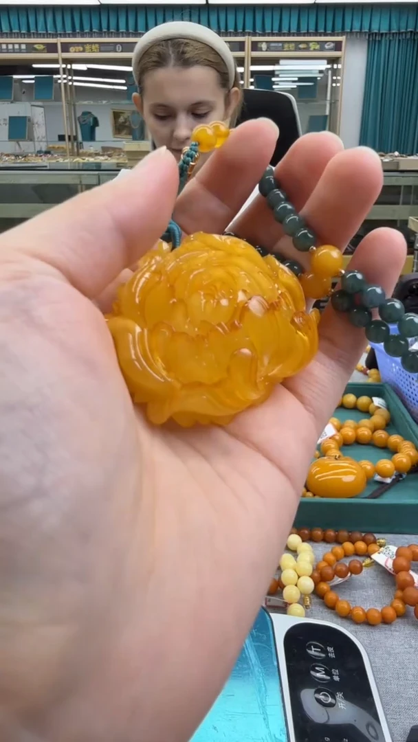 未镶嵌颈饰琥珀148秒拍号 假一罚三