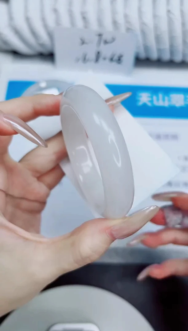 未镶嵌手镯石英质玉302/52
