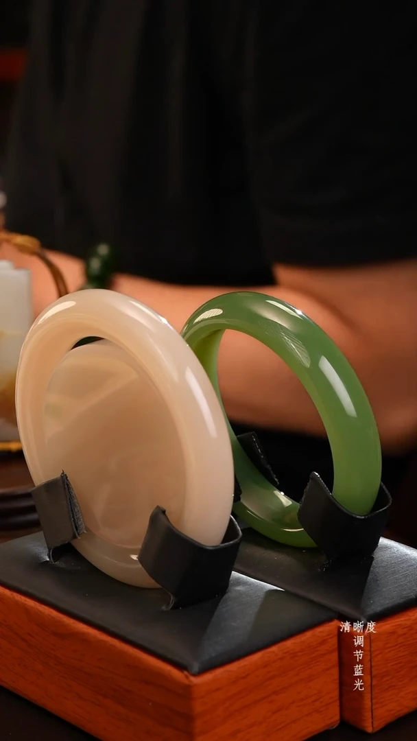 未镶嵌手镯和田玉苹***蕾藕粉手镯天花板套装+粉绿手镯（单只价格）