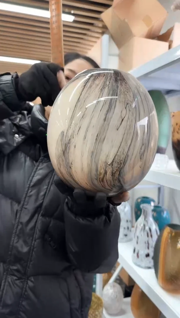 【闪购商品】花瓶6*25..........