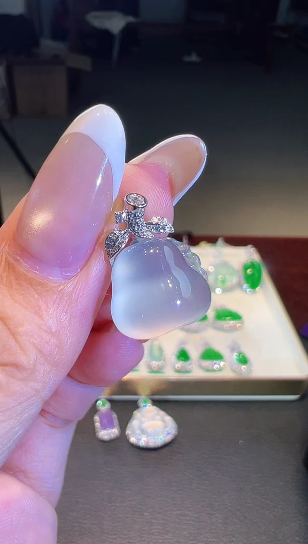 吊坠(不含链)18K金镶嵌翡翠翡翠