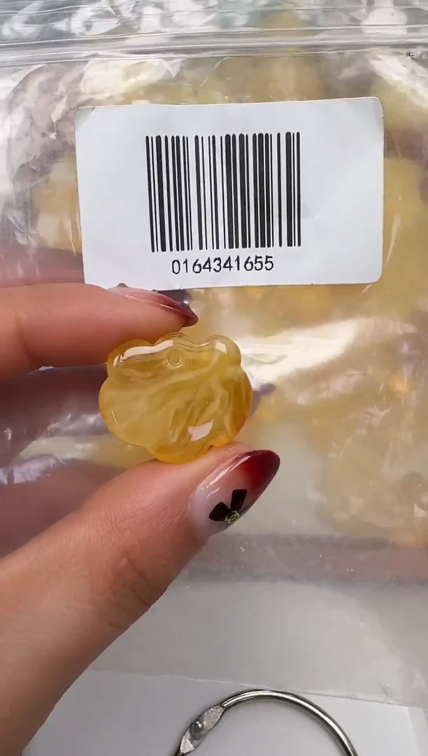 裸石琥珀未镶嵌如图