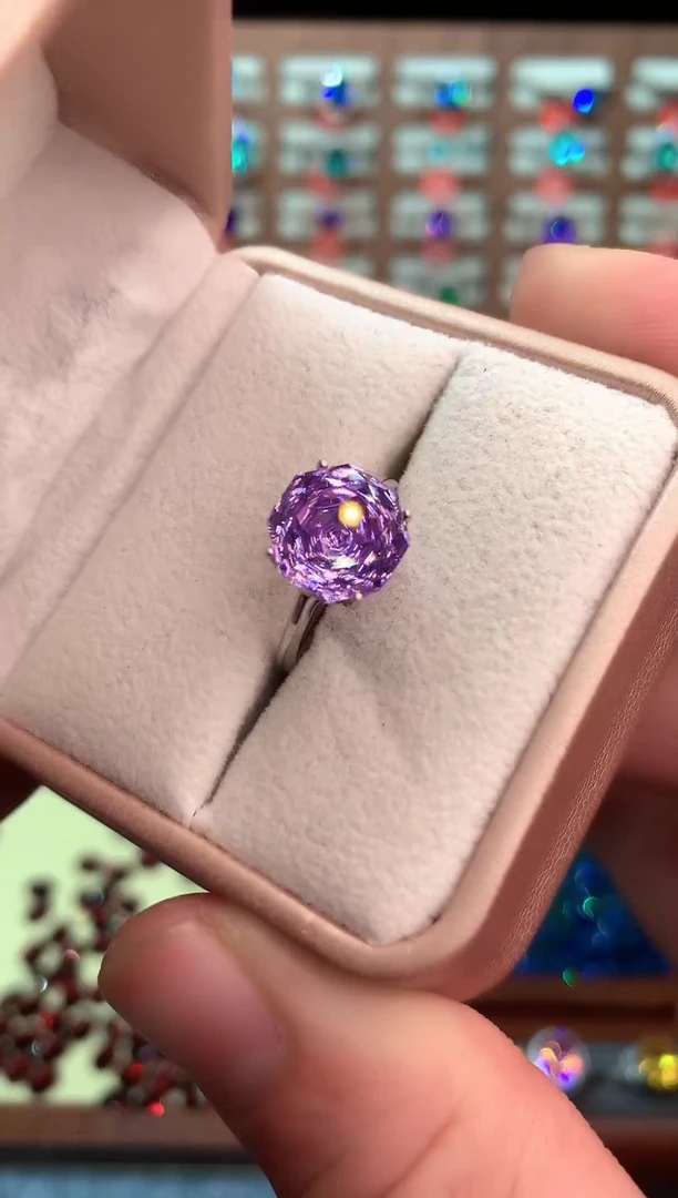 银S925镶嵌锂辉石戒指.......