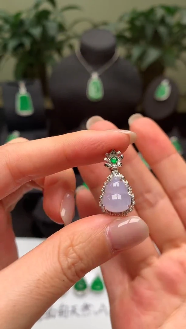 翡翠18K金镶嵌吊坠(不含链)葫芦