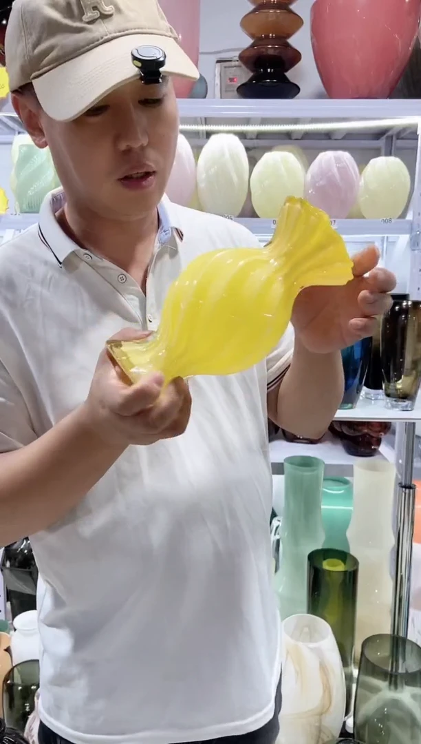 黄色糖果花瓶...微瑕介意勿拍