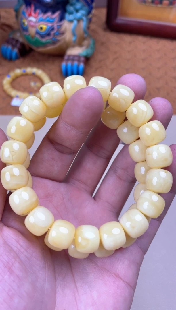 裸石蜜蜡未镶嵌111多样性发其中一件