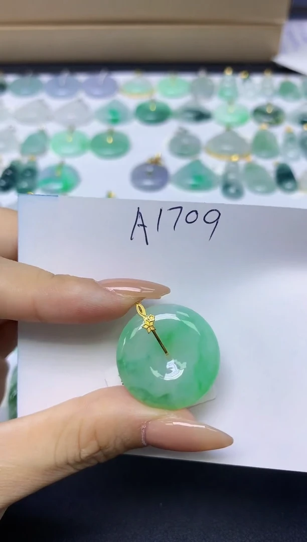 颈饰18K金镶嵌翡翠天然缅甸A货翡翠百元以上9元证书费自理