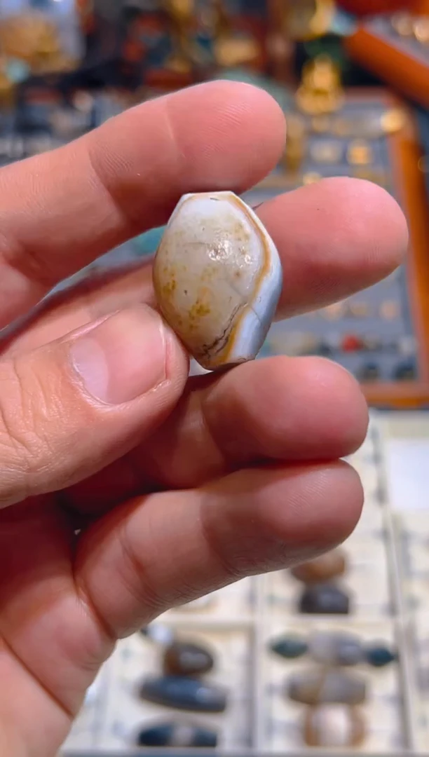 玛瑙/玉髓未镶嵌珠宝半成品缠丝