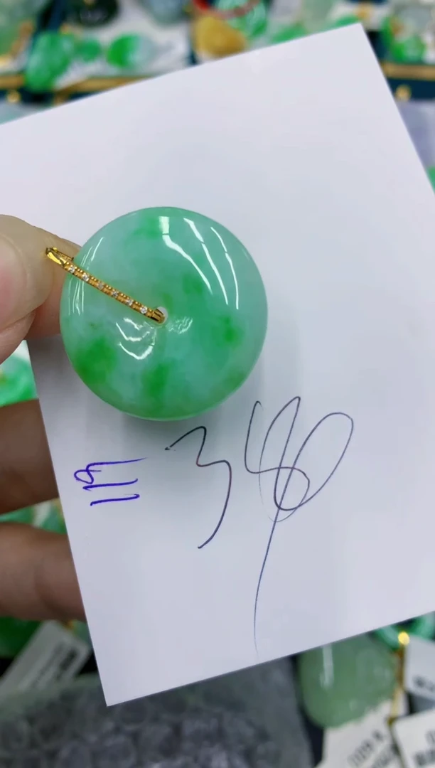 翡翠18K金镶嵌颈饰1111111111