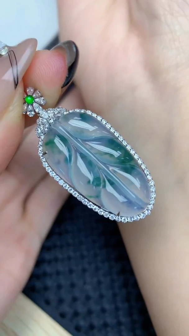 颈饰18K金镶嵌翡翠天然缅甸翡翠a货百元以上9元证书费自理