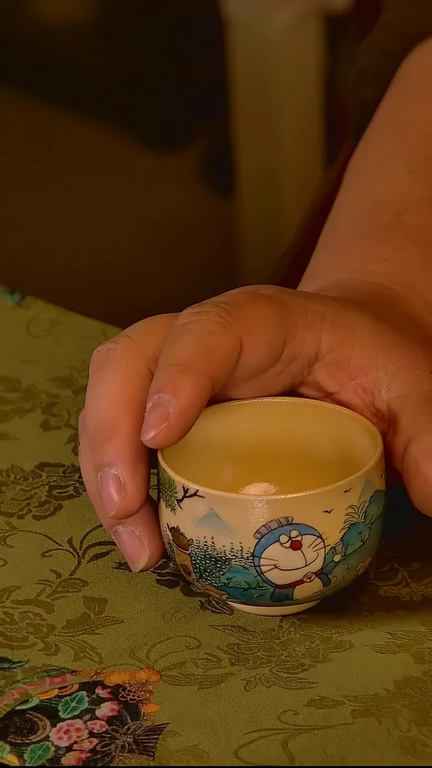 杯中**叔手工手绘杯杯很美丽