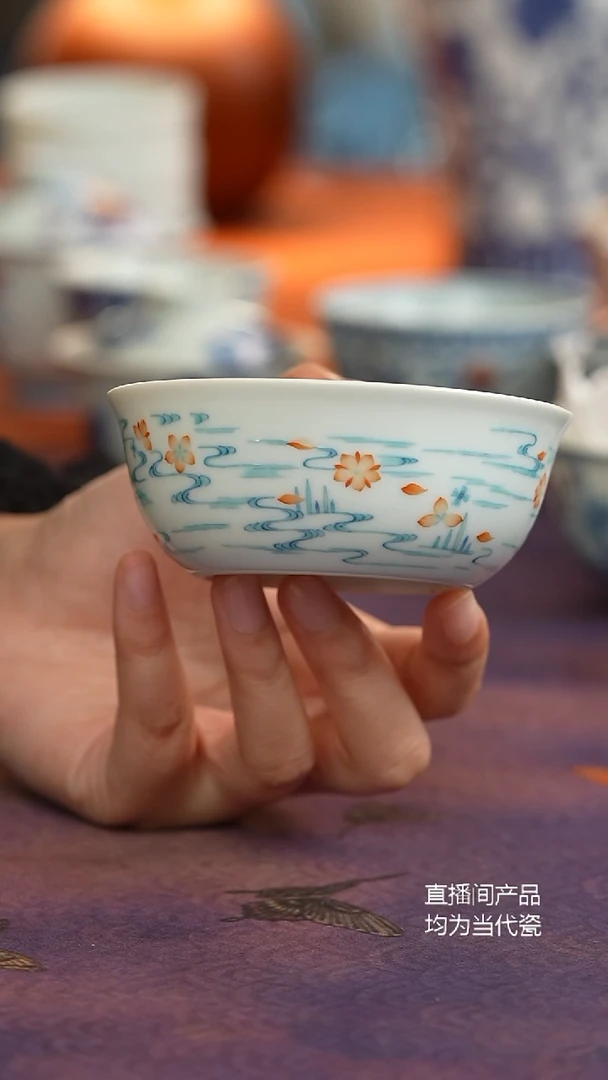 望玉斗彩落花流水卧足杯