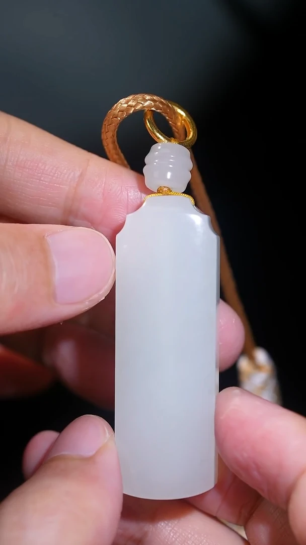 吊坠(不含链)18K金镶嵌和田玉70多样性发一