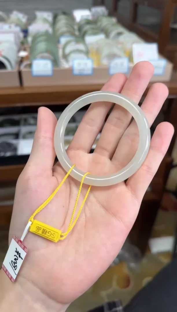 未镶嵌手镯和田玉56