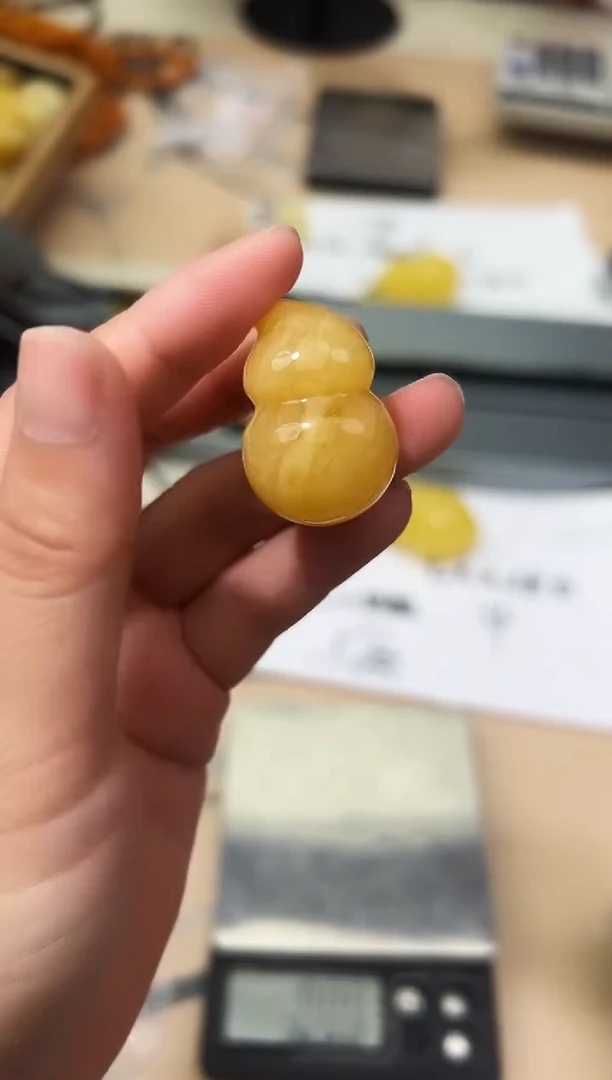 未镶嵌蜜蜡裸石蜜蜡吊坠