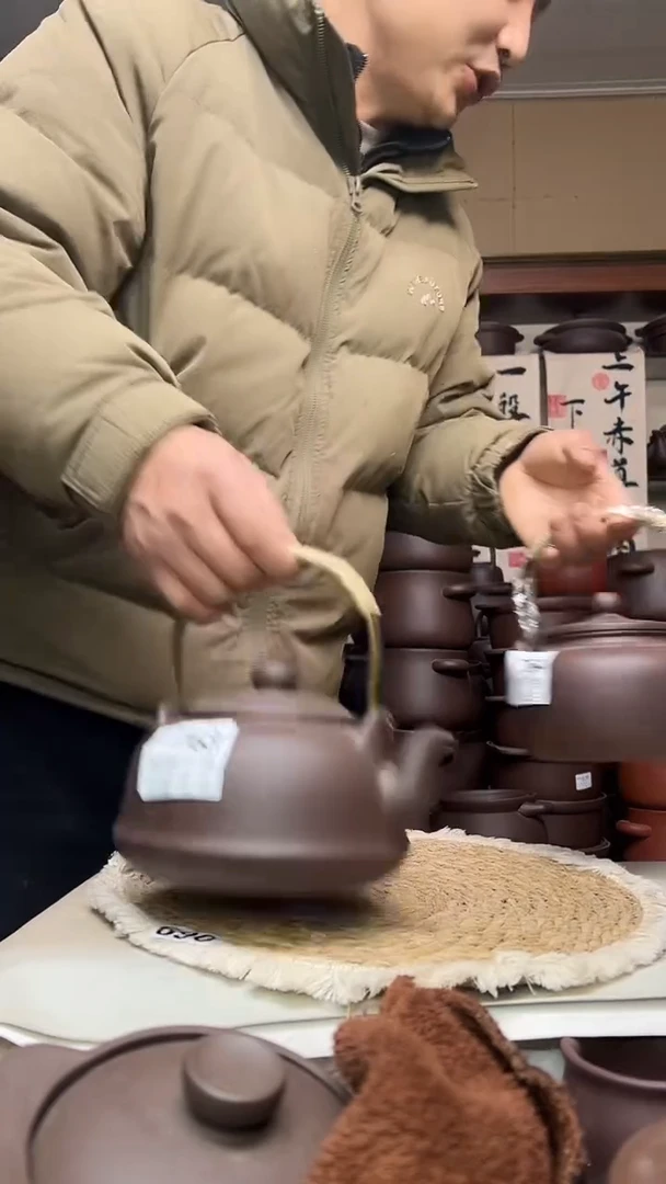 宜兴紫砂微瑕煮水壶，763